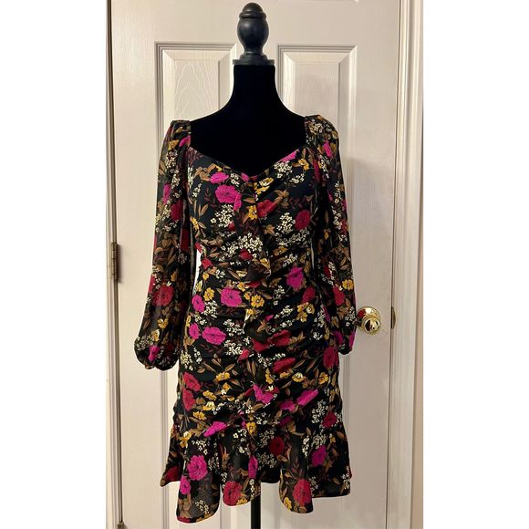 ASTR THE LABEL Dark Floral Mini Dress Ruffle and Ruched Detailing Women’s Small - Picture 2 of 10